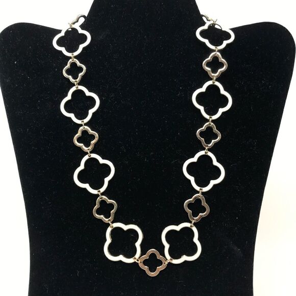 Gold tone four leaf clover necklace - Picture 1 of 6